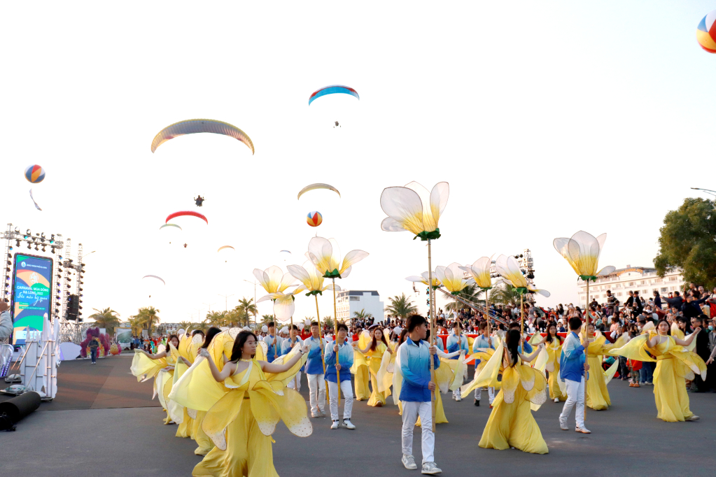 Carnaval Mùa đông 2022 thu hút trên 50.000 lượt khách đến Tuần Châu, TP Hạ Long.