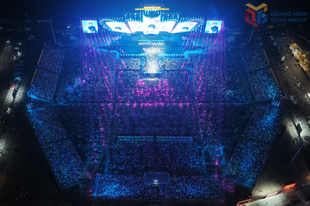 The large-scale music festival attracted more 50,000 spectators