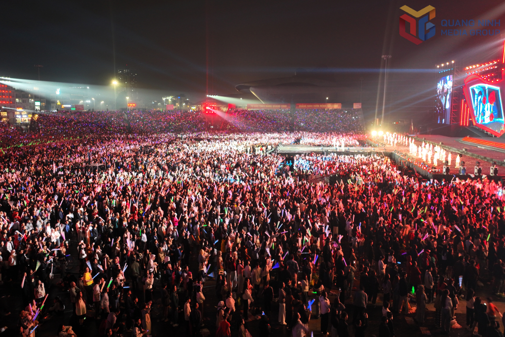 The programmes brought together many artists widely admired by the public such as Mỹ Tâm, Tùng Dương, Đức Phúc, Đông Hùng, Mono..., creating vibrant and modern artistic spaces.