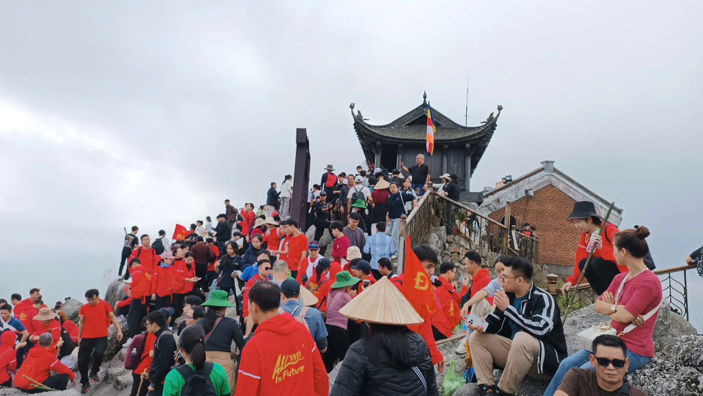 Dong Pagoda remains an attractive destination on the spiritual journey to the Buddhist land of Yen Tu.